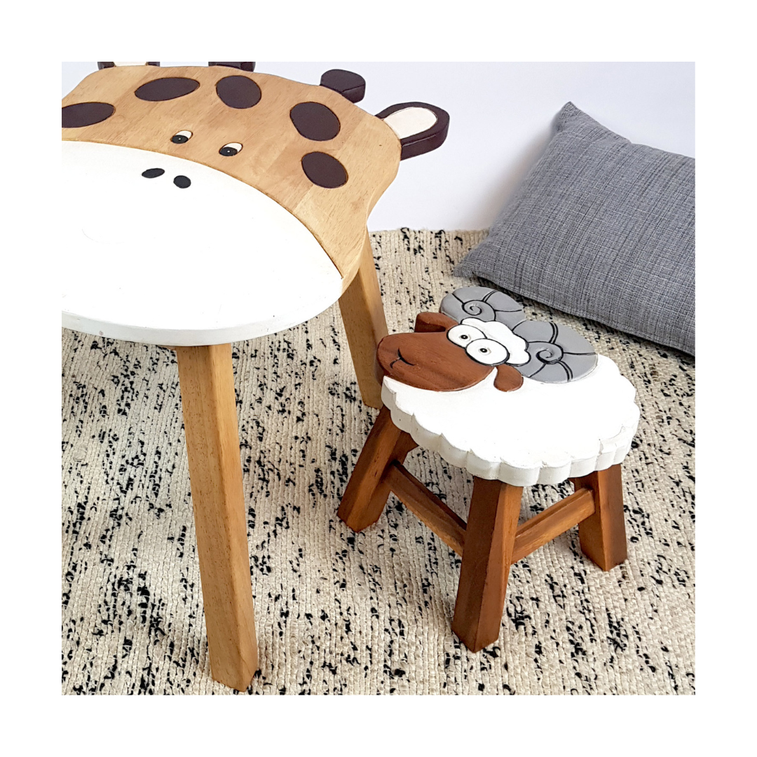 Wooden Giraffe Kids Table and Stools Set